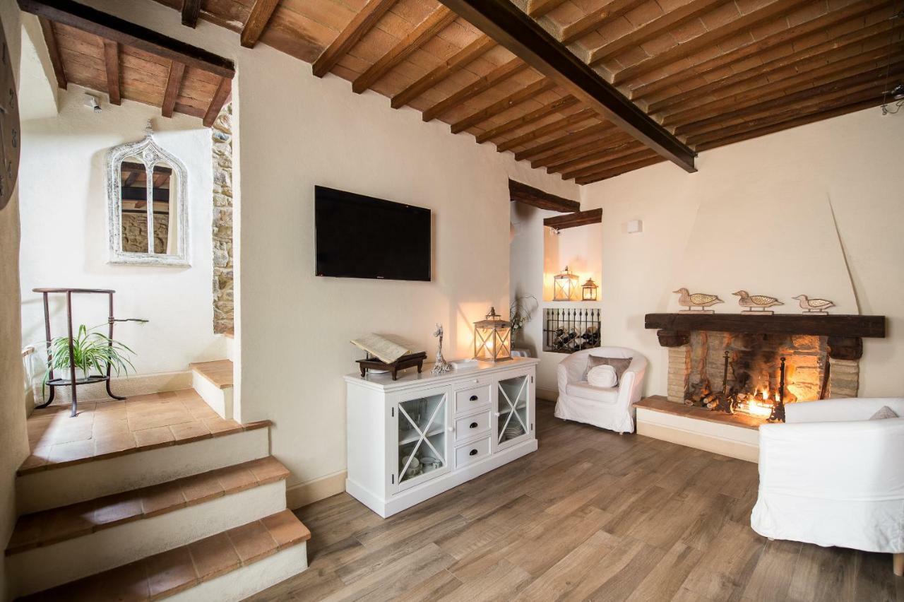 La Casa Di Alice Castelnuovo dellʼAbate Exterior foto