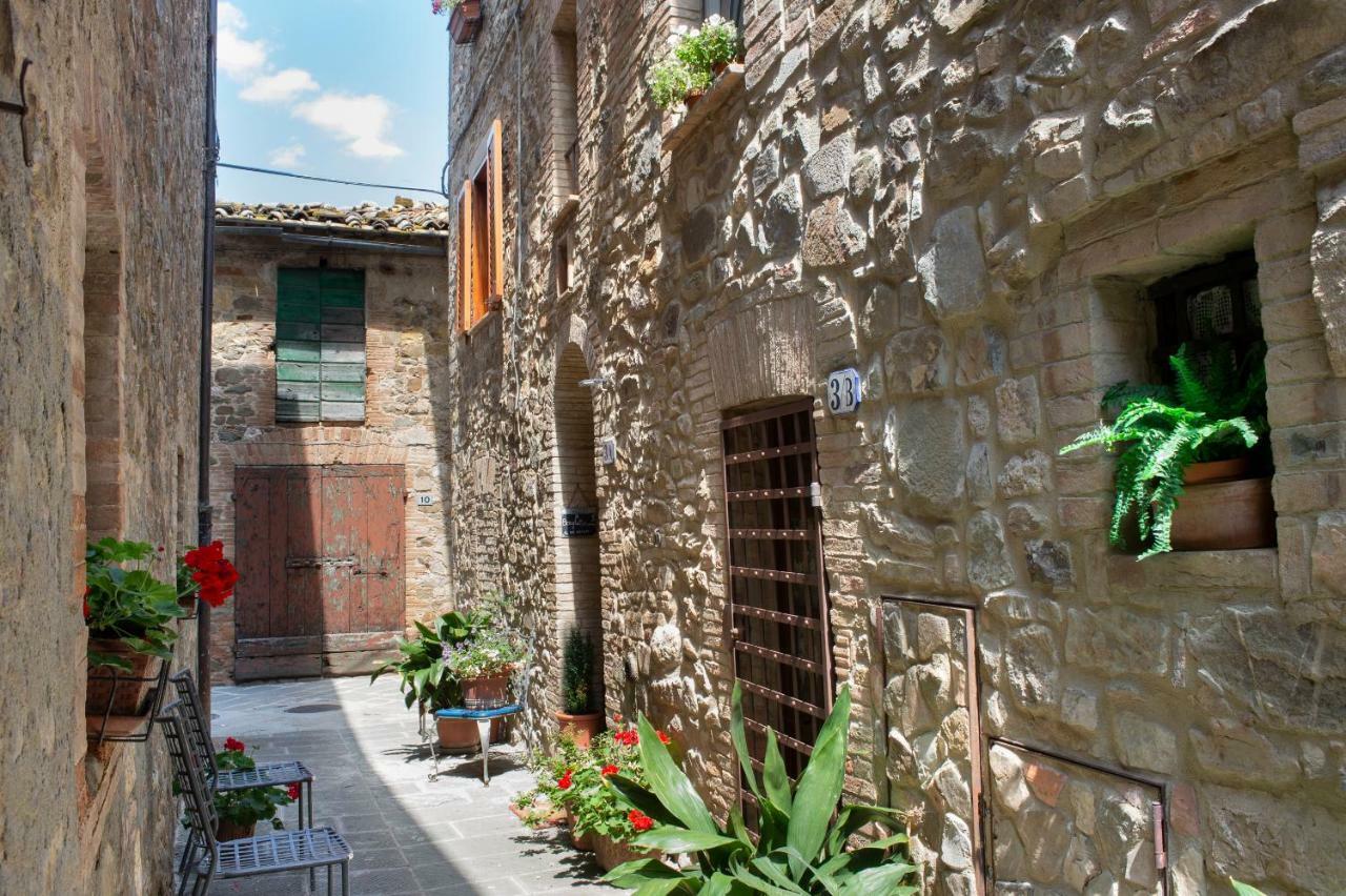 La Casa Di Alice Castelnuovo dellʼAbate Exterior foto